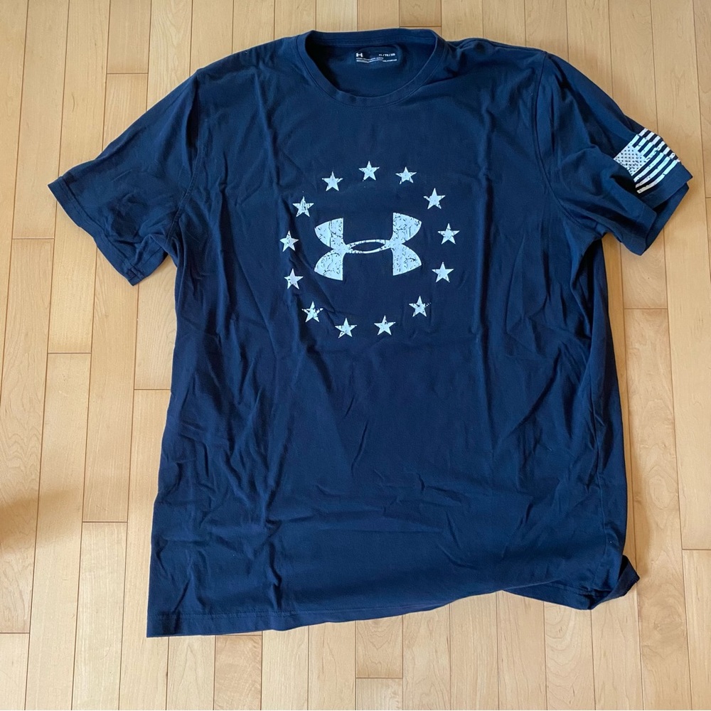 2 UA HeatGear Tees